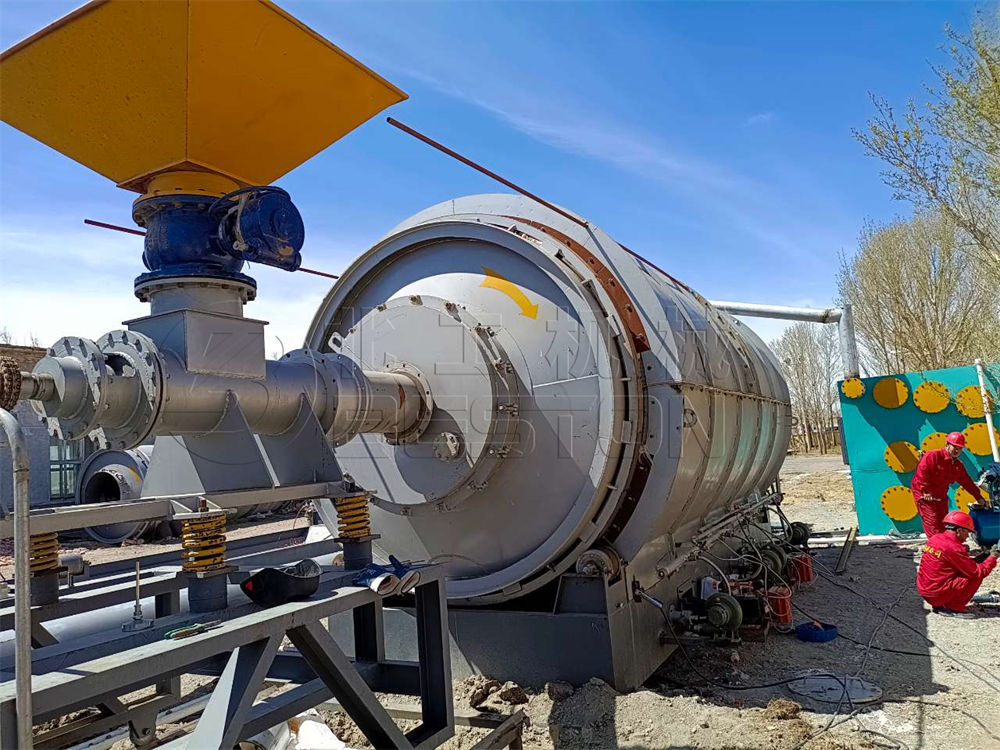 內(nèi)蒙16噸半連續(xù)油泥熱解處理項目第1張